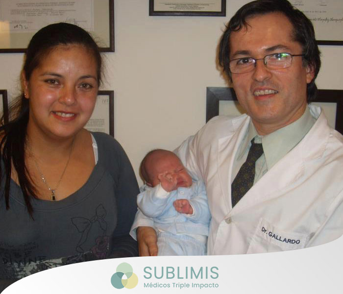 Lorena Acevedo, Lázaro y el Dr. Gustavo Gallardo.