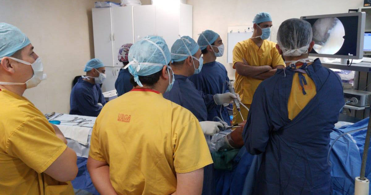 Our orthopedic surgeon, Andres Jalil M.D., performing a knee arthroscopy